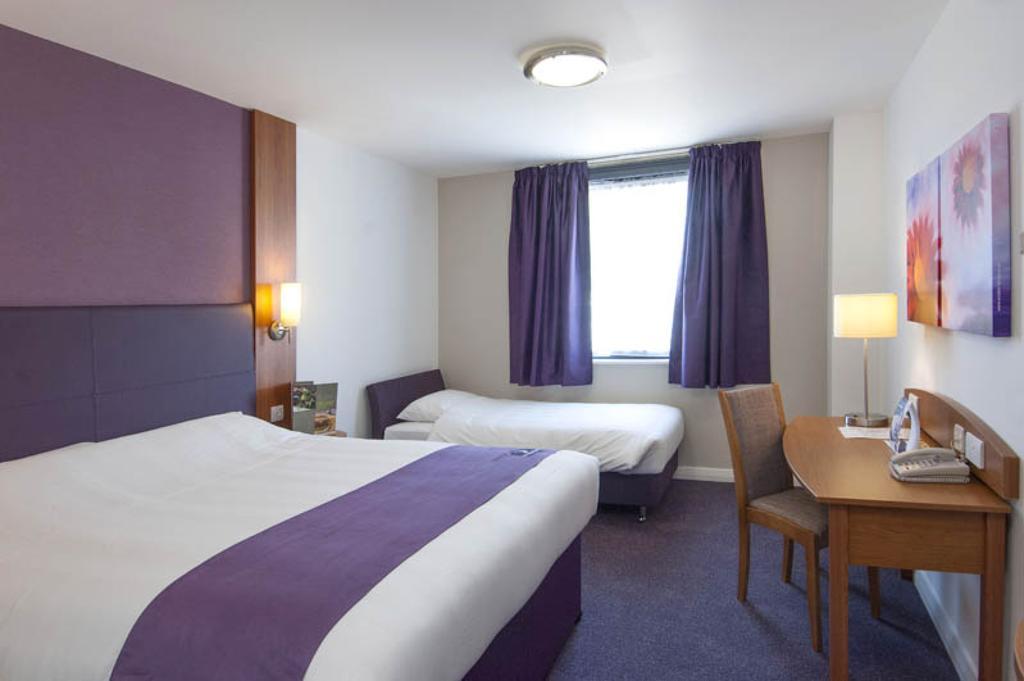 Premier Inn Edinburgh Airport - Newbridge Newbridge  Phòng bức ảnh