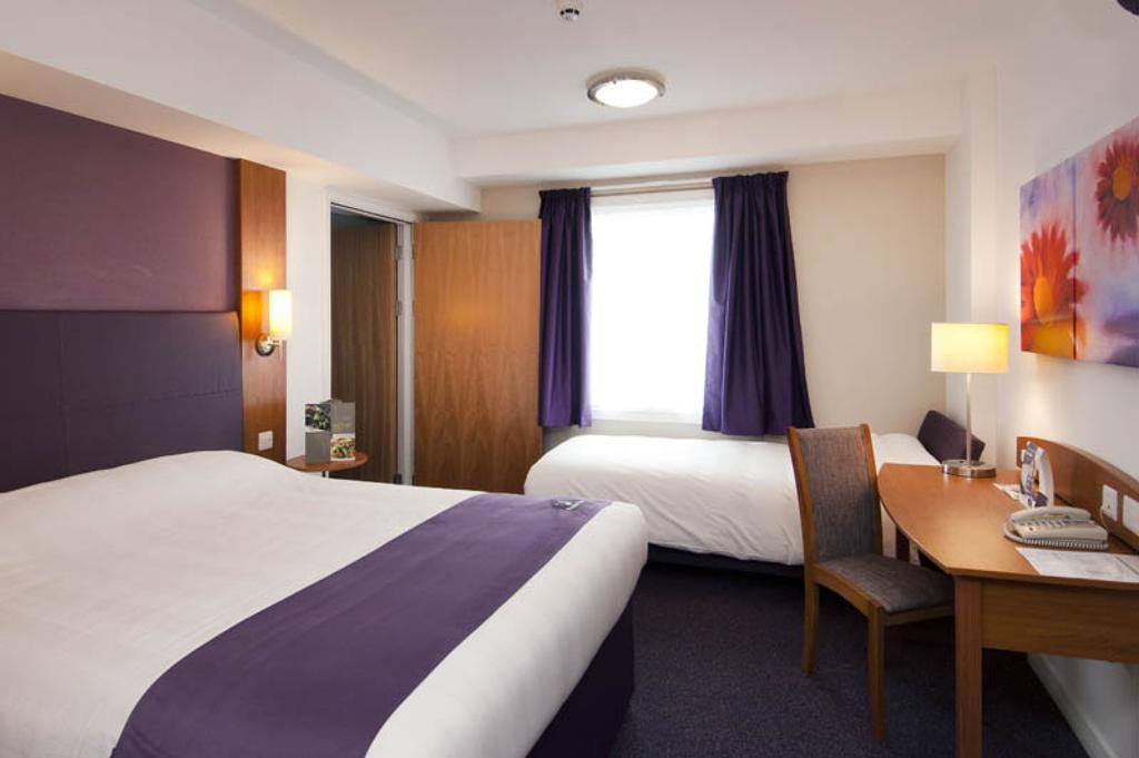 Premier Inn Edinburgh Airport - Newbridge Newbridge  Phòng bức ảnh